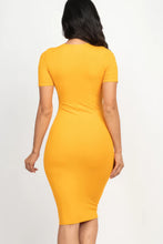 Cargar imagen en el visor de la galería, Ribbed Bodycon Midi Dress
