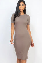 Cargar imagen en el visor de la galería, Ribbed Bodycon Midi Dress
