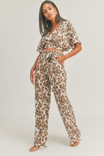 Load image into Gallery viewer, Crop Top Animal Print Set
