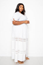 Cargar imagen en el visor de la galería, Puff Sleeve Maxi Dress With Lace Insert
