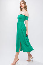 Cargar imagen en el visor de la galería, Flowy Off The Shoulder Dress
