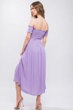 Cargar imagen en el visor de la galería, Flowy Off The Shoulder Dress
