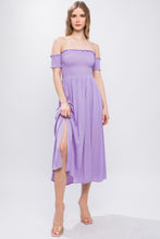 Cargar imagen en el visor de la galería, Flowy Off The Shoulder Dress
