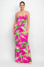 Cargar imagen en el visor de la galería, Scoop Tropical Print Maxi Dress
